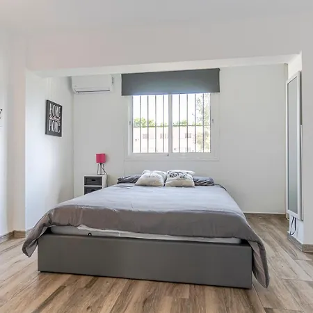 Apartamento Rentitspain Pequeno Paraiso Confort Y Piscina *