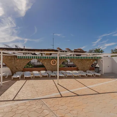 Rentitspain - - Pequeno Paraiso De Confort Con Piscina Daire Torremolinos