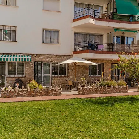 Rentitspain - - Pequeno Paraiso De Confort Con Piscina Daire Torremolinos
