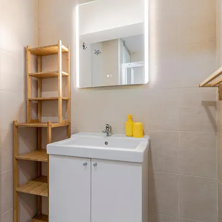 Rentitspain - - Pequeno Paraiso De Confort Con Piscina